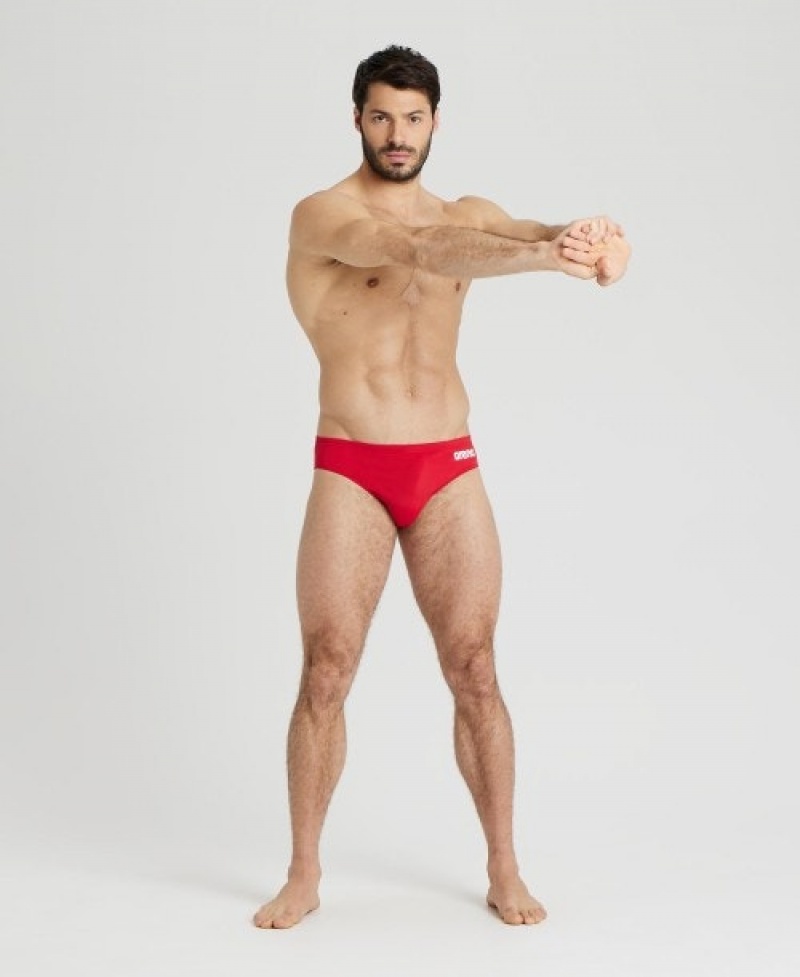 Red Arena Team Solid Men's Briefs | 98946930