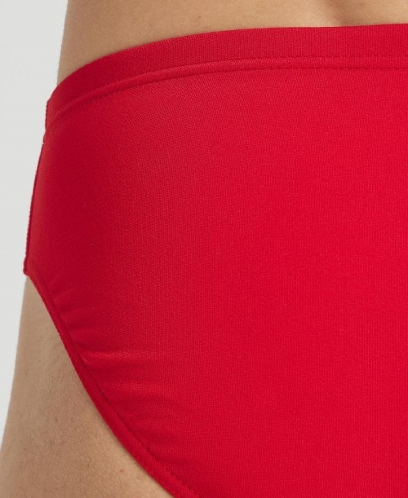 Red Arena Team Solid Men's Briefs | 98946930