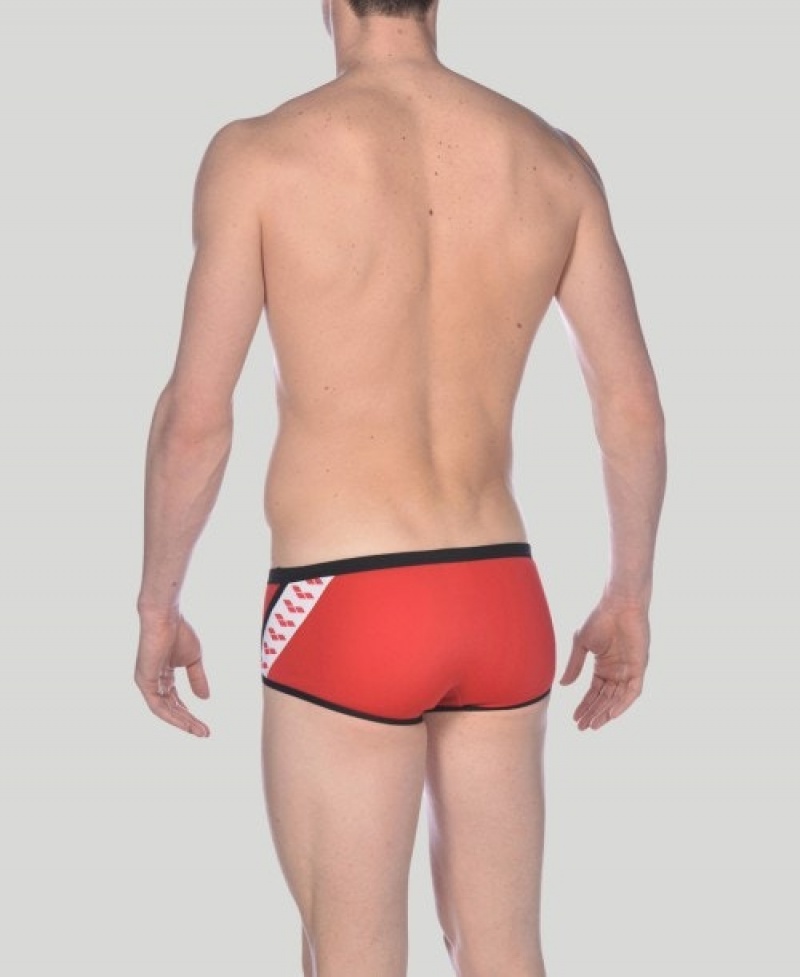 Red Arena Team Stripe Square Men's Swim Trunks | 52550671