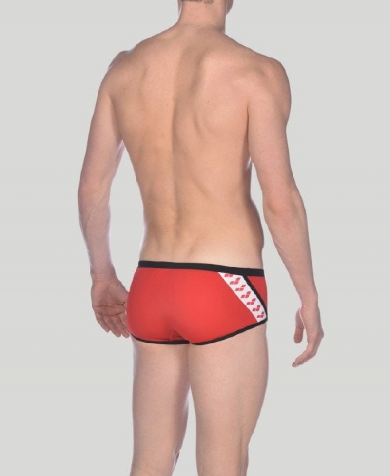 Red Arena Team Stripe Square Men's Swim Trunks | 52550671