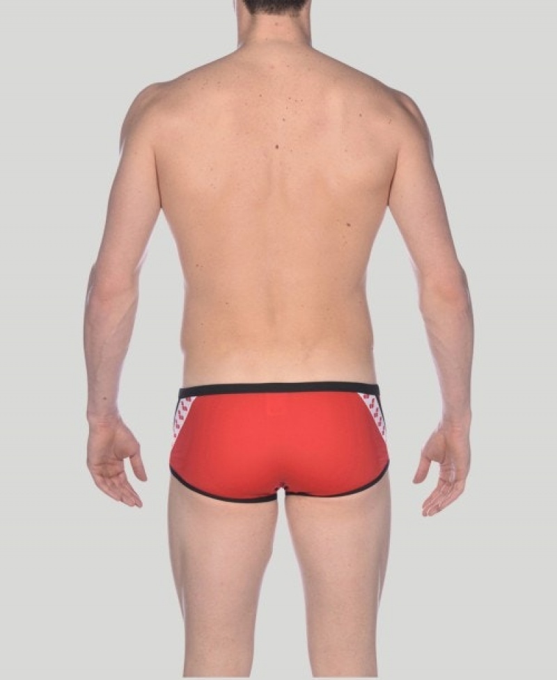 Red Arena Team Stripe Square Men's Swim Trunks | 52550671